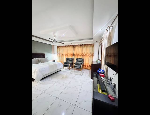 5 BEDROOM FREESTANDING FOR SALE IN AERORAND